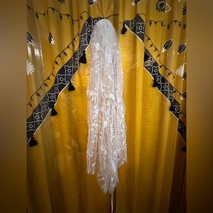 Embroidered Ivory wildflower veil - fingertip length 38in - BelleBotanicalC